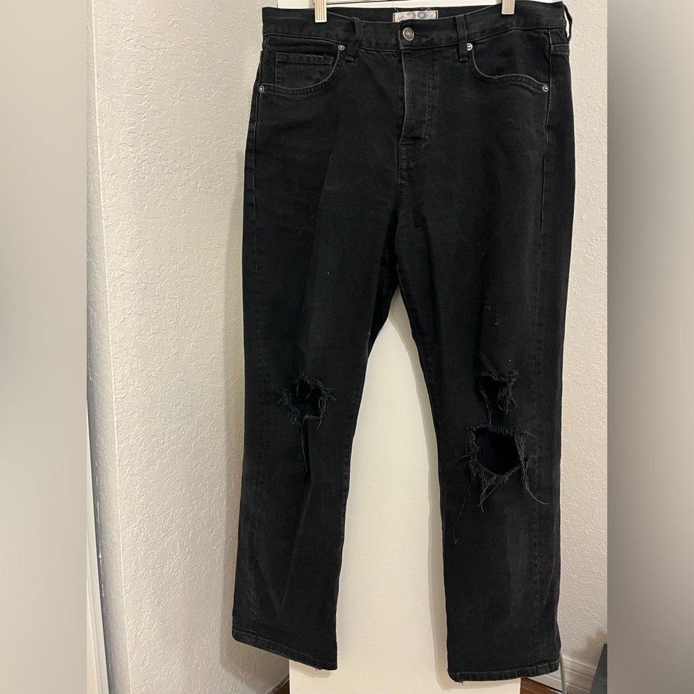 Free People - Black ripped relaxed jeans